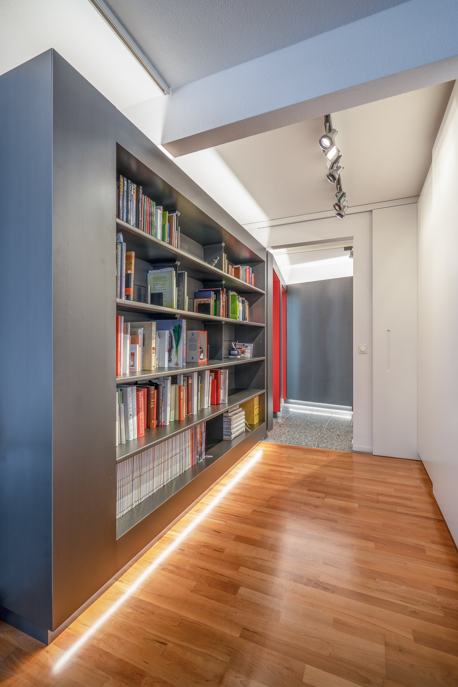 Dampfbad mit Bibliothek – Bild 5